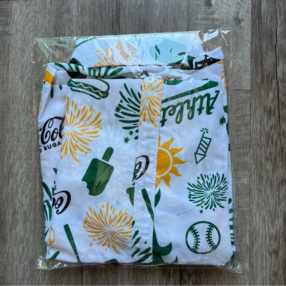 Oakland Athletics A’s Hawaiian Button-up Graphic Shirt Top MLB - Picture 6 of 6